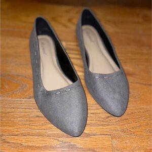 Gray Pointed Toe Ballet Flats Size 8 Women’s